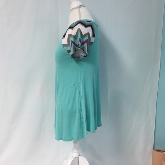 Emerald Chevron Top - Picture 3 of 4